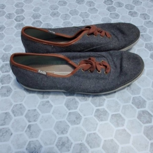 KEDS gray felt with brown lining and lace - Picture 2 of 9